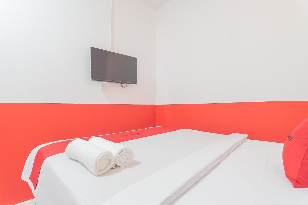 Reddoorz @ Pasar Melayu Sagulung Guest house 2*